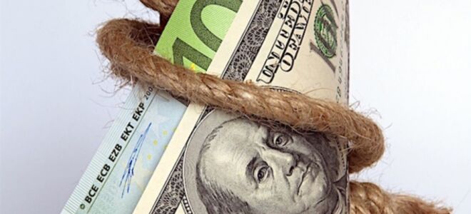Ограничения на продажу валют в России сняты – что это значит для обычных людей